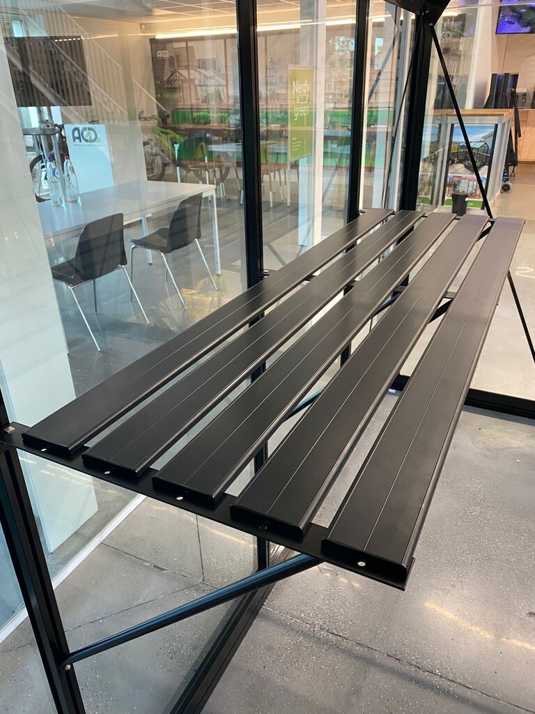 Table aluminium noir - RAL9005 - 147,6cm x 52,5cm