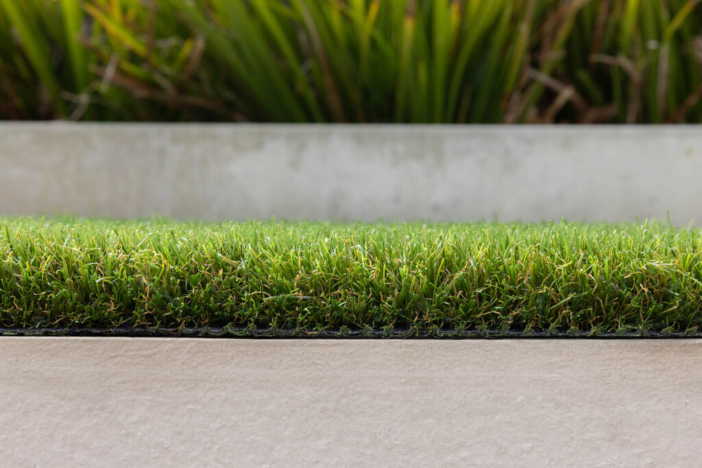 Gazon artificiel Natural sur mesure largeur 2m par mètre linéaire