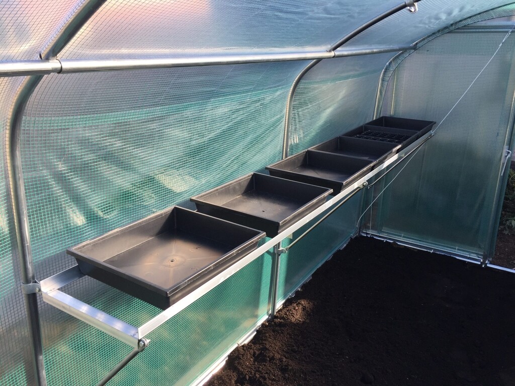 Zaaitafel 0,40x3,00m + 6 zaaibakken