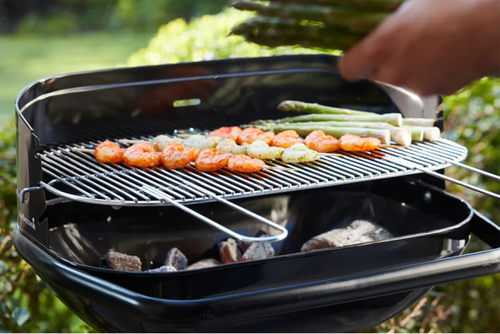 Loewy 55 houtskoolbarbecue zwart