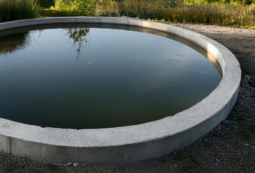 Gemetselde of betonnen vijver