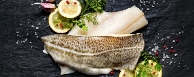 Dos de cabillaud sur son lit de laurier grillé et Cornet