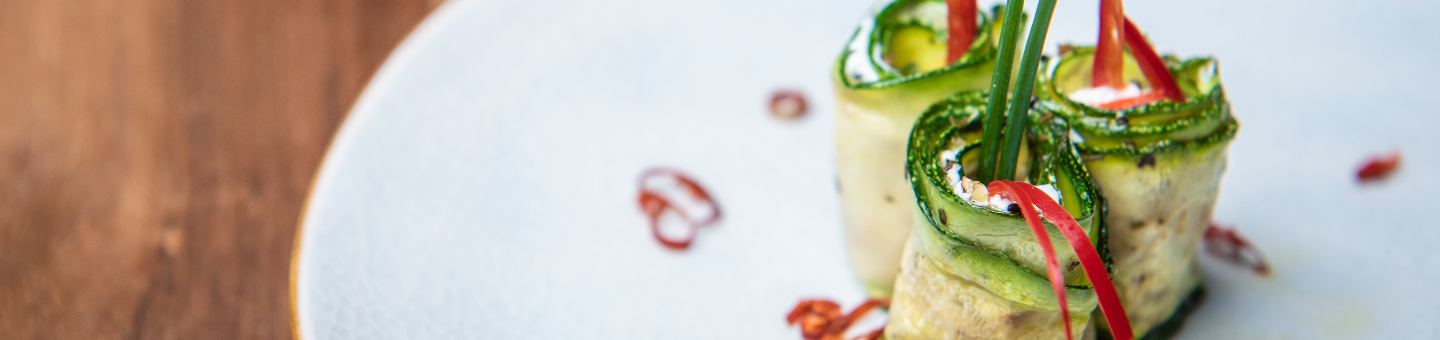 Courgetterolletjes met geitenkaas