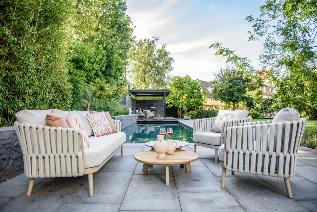 Eva loungeset met twee Emma loungetafels