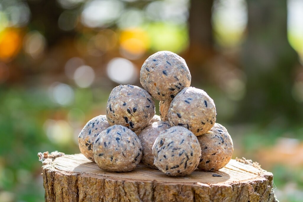 Mezenbollen met pinda's 20 stuks